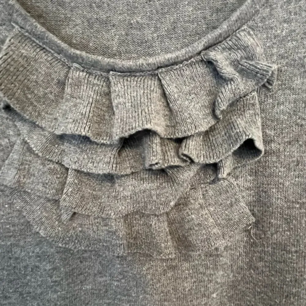 Women's Worthington gray sleeveless light sweater with ruffles, Size Large - Picture 2 of 9